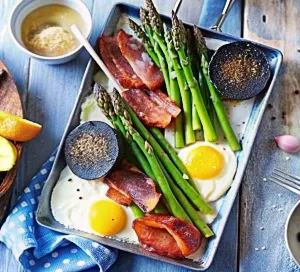 Image of Big Breakfast With Asparagus